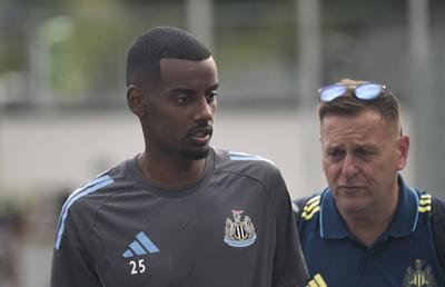 Newcastle iși ia vârf de 75 de milioane de euro, Liverpool își freacă palmele: cale liberă să-l aducă pe Isak!