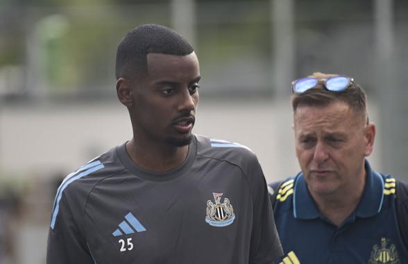 Newcastle iși ia vârf de 75 de milioane de euro, Liverpool își freacă palmele: cale liberă să-l aducă pe Isak!