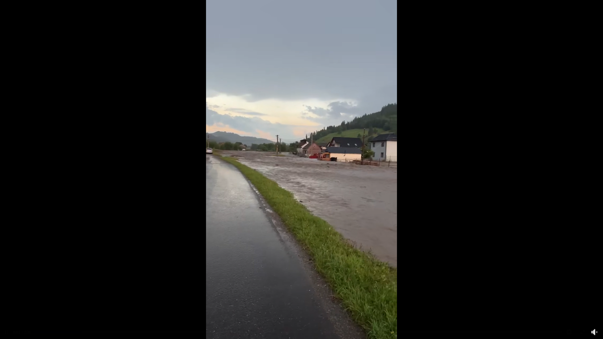 Inundațiile din Broșteni