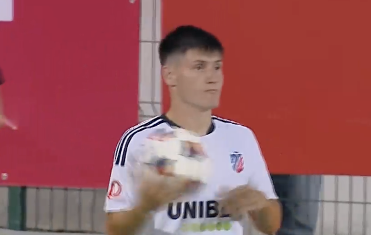 Scandalizat de noua modă de a începe meciurile în Superliga: „Băi, băieți, terminați cu prostiile astea! Ce copiați? Prostia?!”