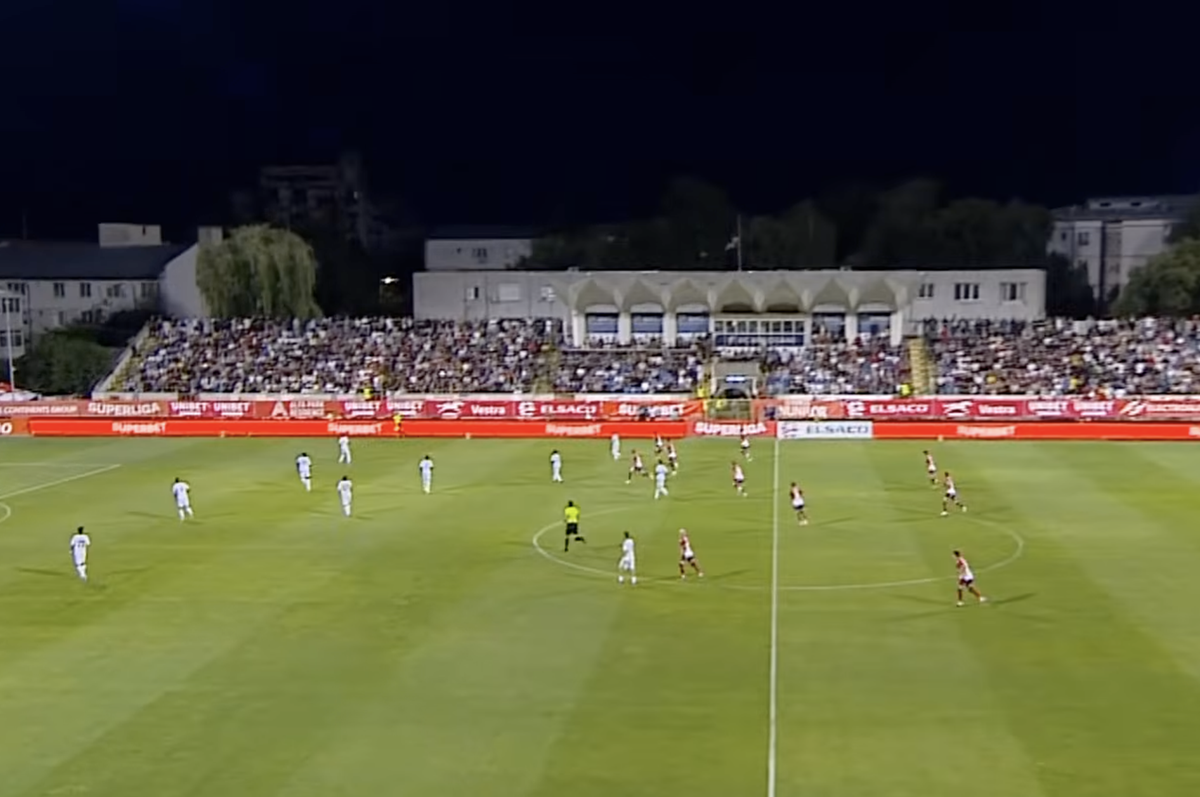 Scandalizat de noua modă de a începe meciurile în Superliga: „Băi, băieți, terminați cu prostiile astea! Ce copiați? Prostia?!”