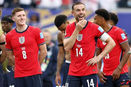 Jordan Henderson, cu numărul 14, la Campionatul Mondial // foto: Imago Images