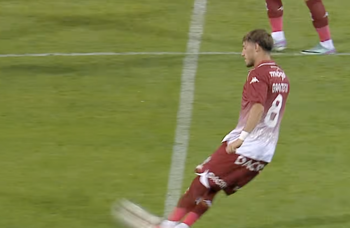 Scandalizat de noua modă de a începe meciurile în Superliga: „Băi, băieți, terminați cu prostiile astea! Ce copiați? Prostia?!”