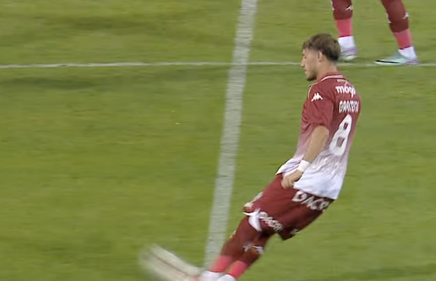 Scandalizat de noua modă de a începe meciurile în Superliga: „Băi, băieți, terminați cu prostiile astea! Ce copiați? Prostia?!”