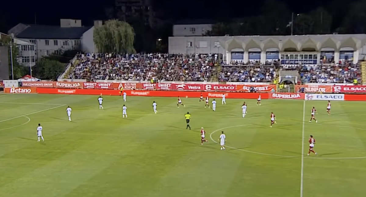 Scandalizat de noua modă de a începe meciurile în Superliga: „Băi, băieți, terminați cu prostiile astea! Ce copiați? Prostia?!”