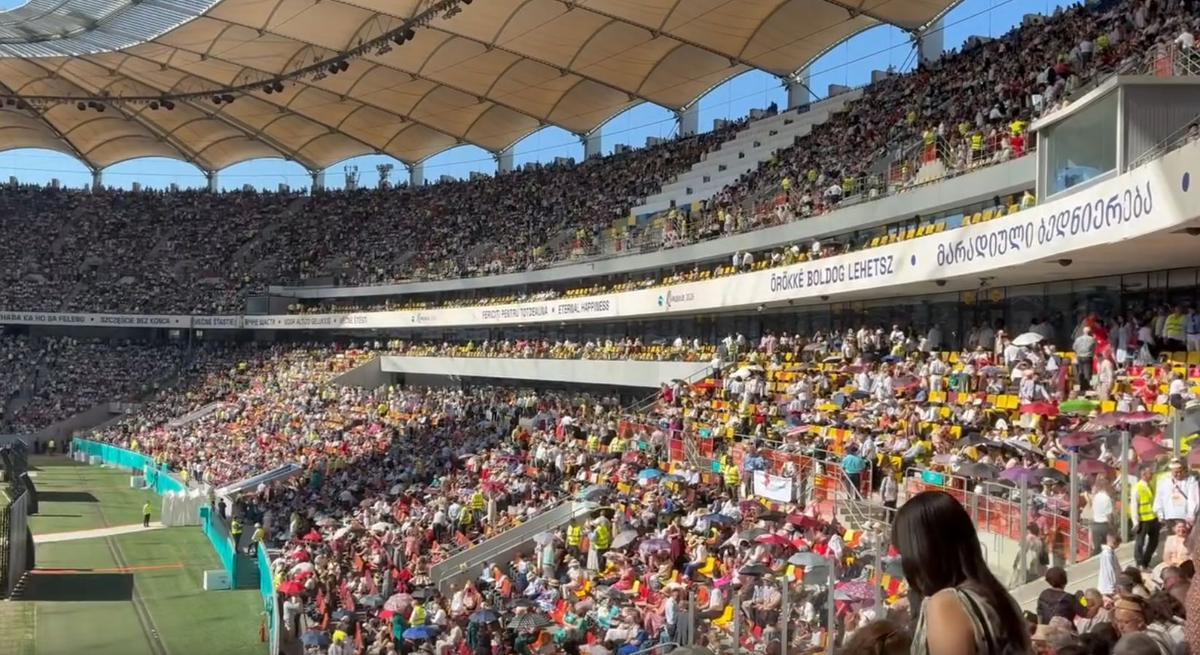 60.000 de persoane pe Arena Națională la un eveniment al Martorilor lui Iehova