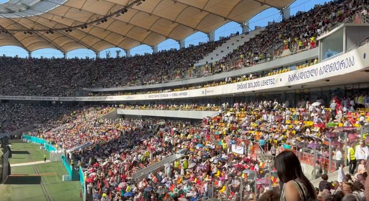 60.000 de persoane pe Arena Națională la un eveniment al Martorilor lui Iehova // FOTO: Threads