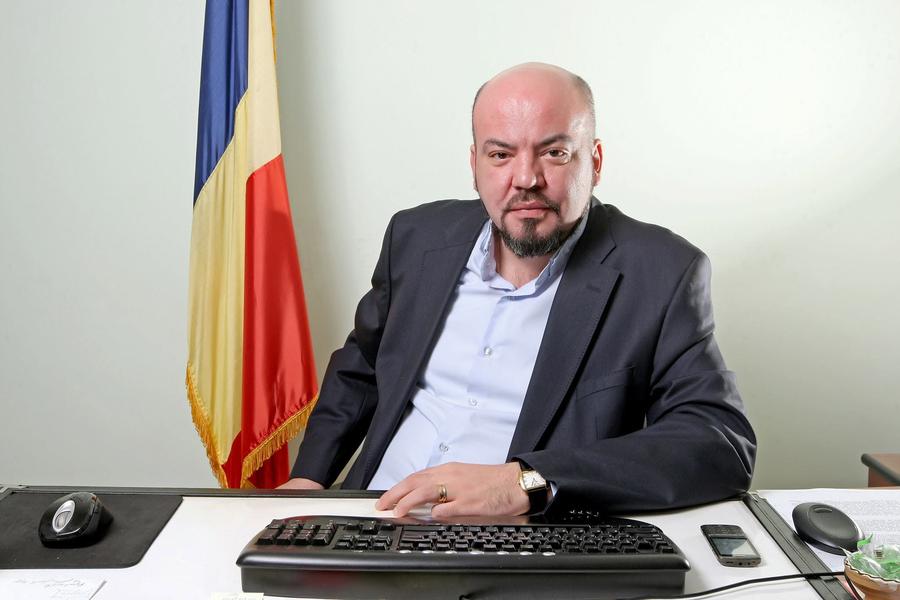 Iată DOSARUL COMPLET de la Securitate al lui Dan Șucu, informatorul „Mircea Crișan”: „Voi respecta toate indicațiile” + „Timid, greoi în gândire, bâlbâit. Un mediocru necesar!”