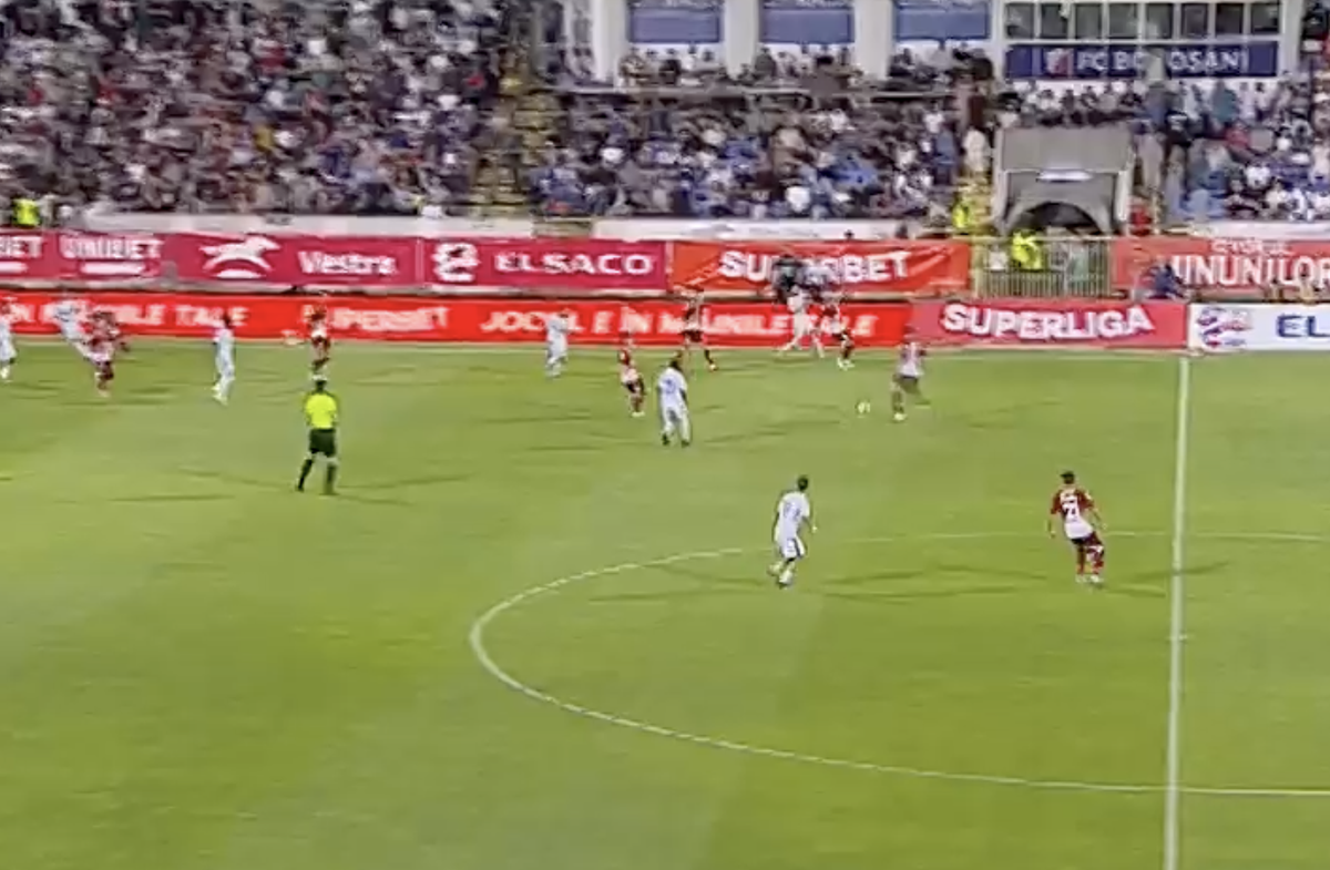 Scandalizat de noua modă de a începe meciurile în Superliga: „Băi, băieți, terminați cu prostiile astea! Ce copiați? Prostia?!”