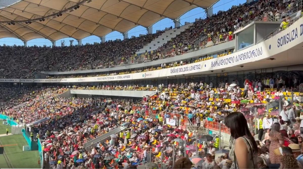 60.000 de persoane pe Arena Națională la un eveniment al Martorilor lui Iehova
