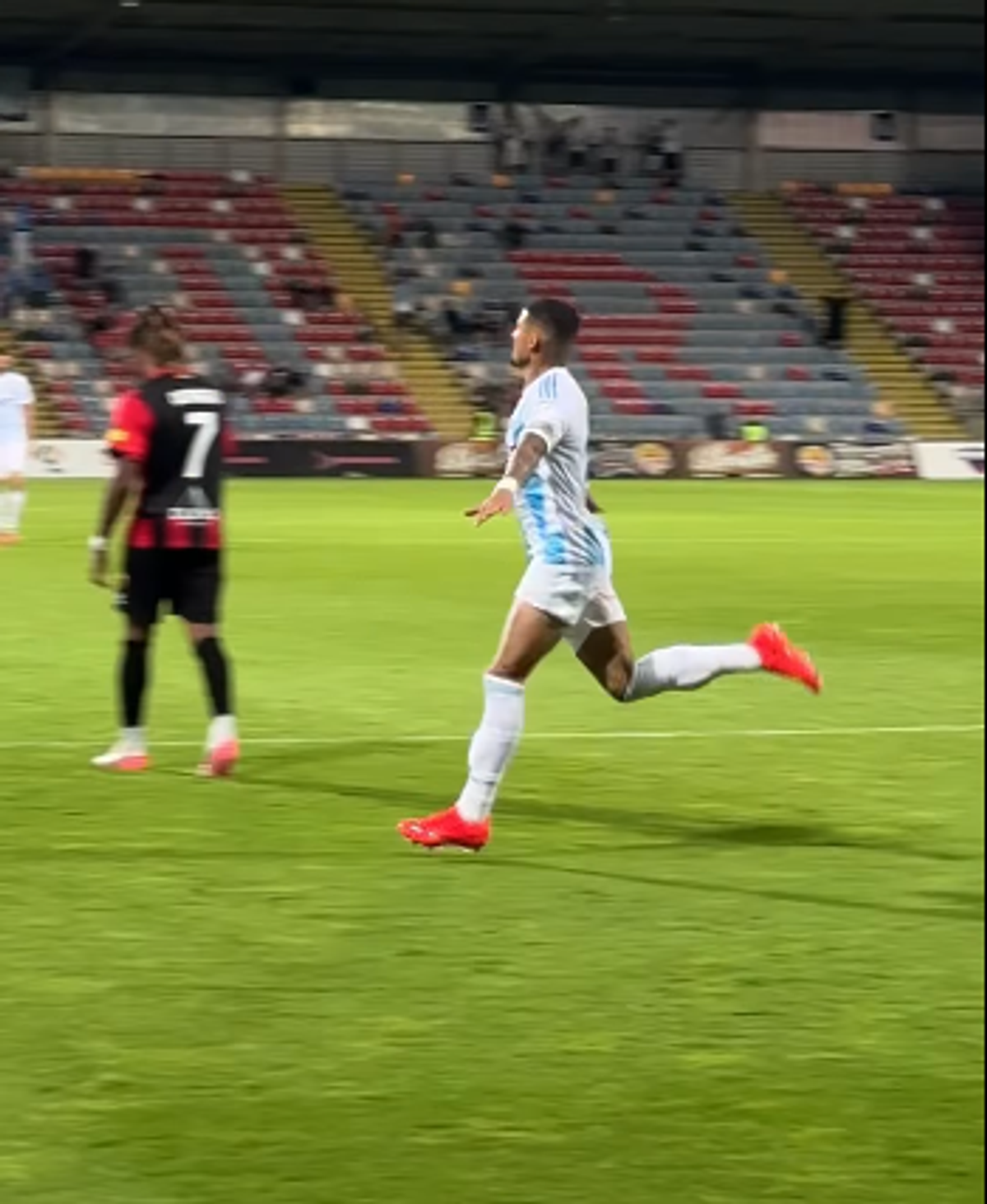 Cum arată Skonto Stadium, solicitat la maximum înaintea duelului cu FCSB