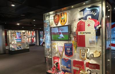 SLAVIA PRAGA - CFR CLUJ // FOTO&VIDEO Cehii au păstrat tricoul Stelei de la singurul meci al lui Gheorghe Hagi ca antrenor în grupele Champions League