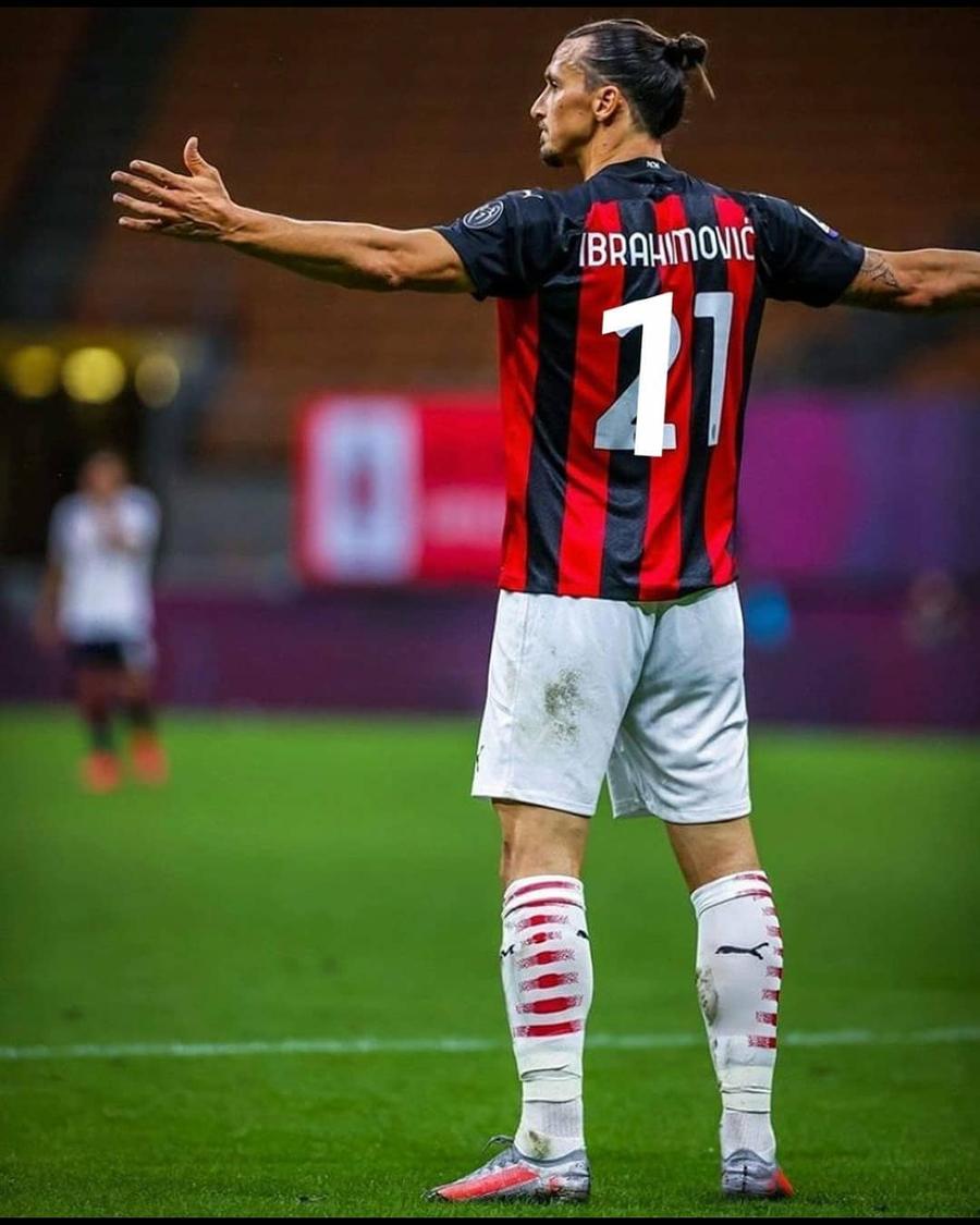 foto: Instagram @ iamzlatanibrahimovic Acord total pentru Zlatan Ibrahimovic » Ce salariu și ce tricou va avea la AC Milan