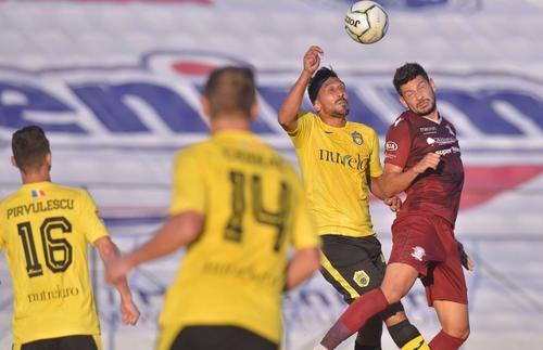 Prima etapă a Ligii 2 s-a încheiat astăzi cu meciul Petrolul - Farul 1-2, decis în prelungiri de golul lui Cosmin Bîrnoi.