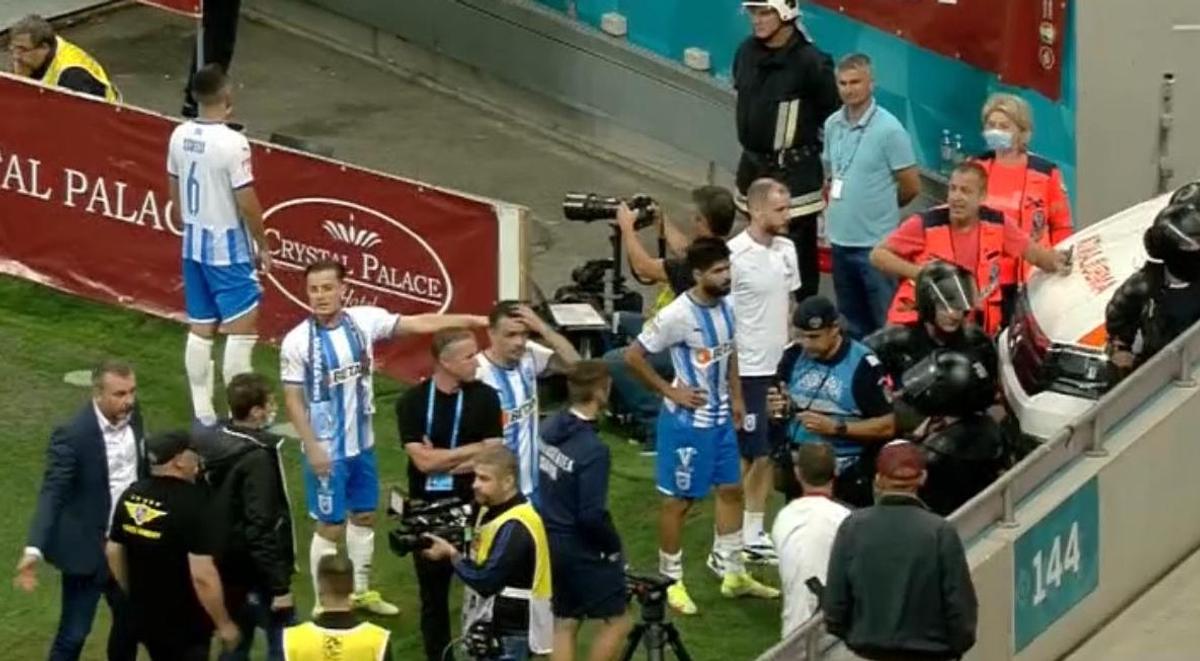 Haos după Rapid - CSU Craiova! Oltenii, evacuați prin parcare