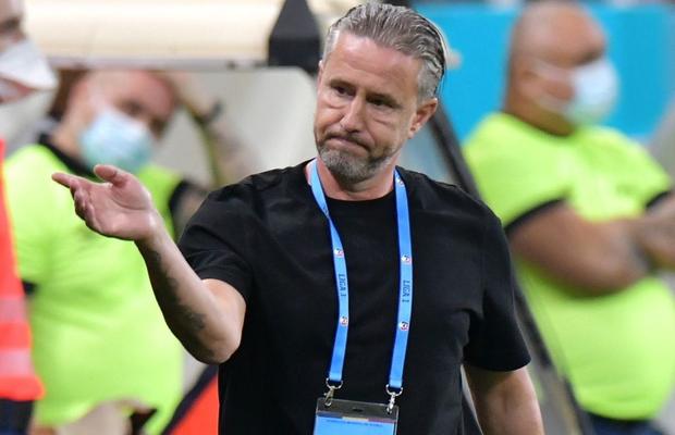 Reghecampf, dur la finalul meciului: „Așa ceva să nu mai văd!”