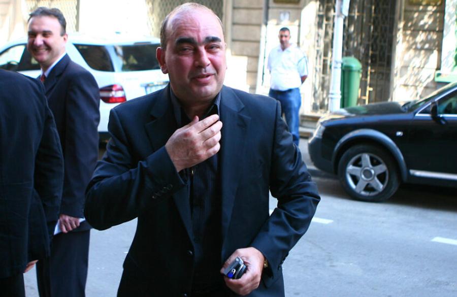 Așa arăta Nețoiu în 2015 Apariție rară » Fost lider al Cooperativei surprins pe stadion după eliberarea din pușcărie: cum arată acum