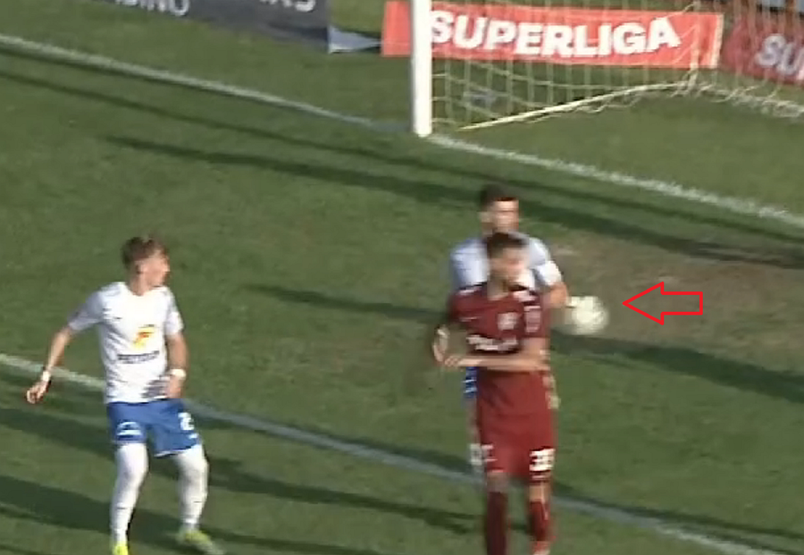 Hențul lui Mihai Popescu „N-a fost penalty!” » Verdictul specialistului la faza controversată din CFR Cluj - Farul: „Decizie eronată central + VAR”. VIDEO cu momentele de uluială din Gruia