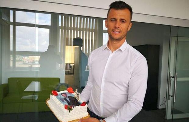Culisele vânzării lui Dinamo » Două mari tabere interesate: cu cine vrea Șerdean să bată palma