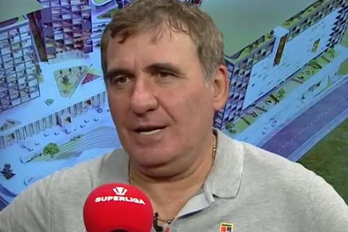 Gică Hagi, antrenorul Farului, l-a lăudat la finalul succesului cu CFR Cluj, 3-1, pe Louis Munteanu, atacantul de 20 de ani împrumutat de la Fiorentina care a decis jocul din „Gruia” cu o „dublă” în repriza secundă.