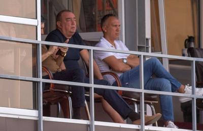Apariție rară » Fost lider al Cooperativei surprins pe stadion după eliberarea din pușcărie: cum arată acum