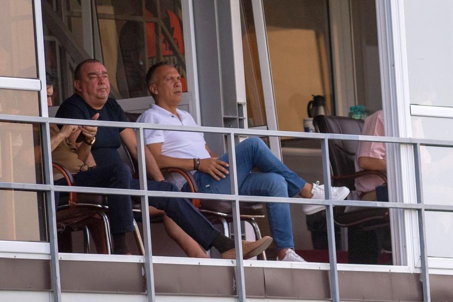 Gigi Nețoiu, la meciul lui FC Voluntari / Foto: Raed Krishan (GSP) Apariție rară » Fost lider al Cooperativei surprins pe stadion după eliberarea din pușcărie: cum arată acum