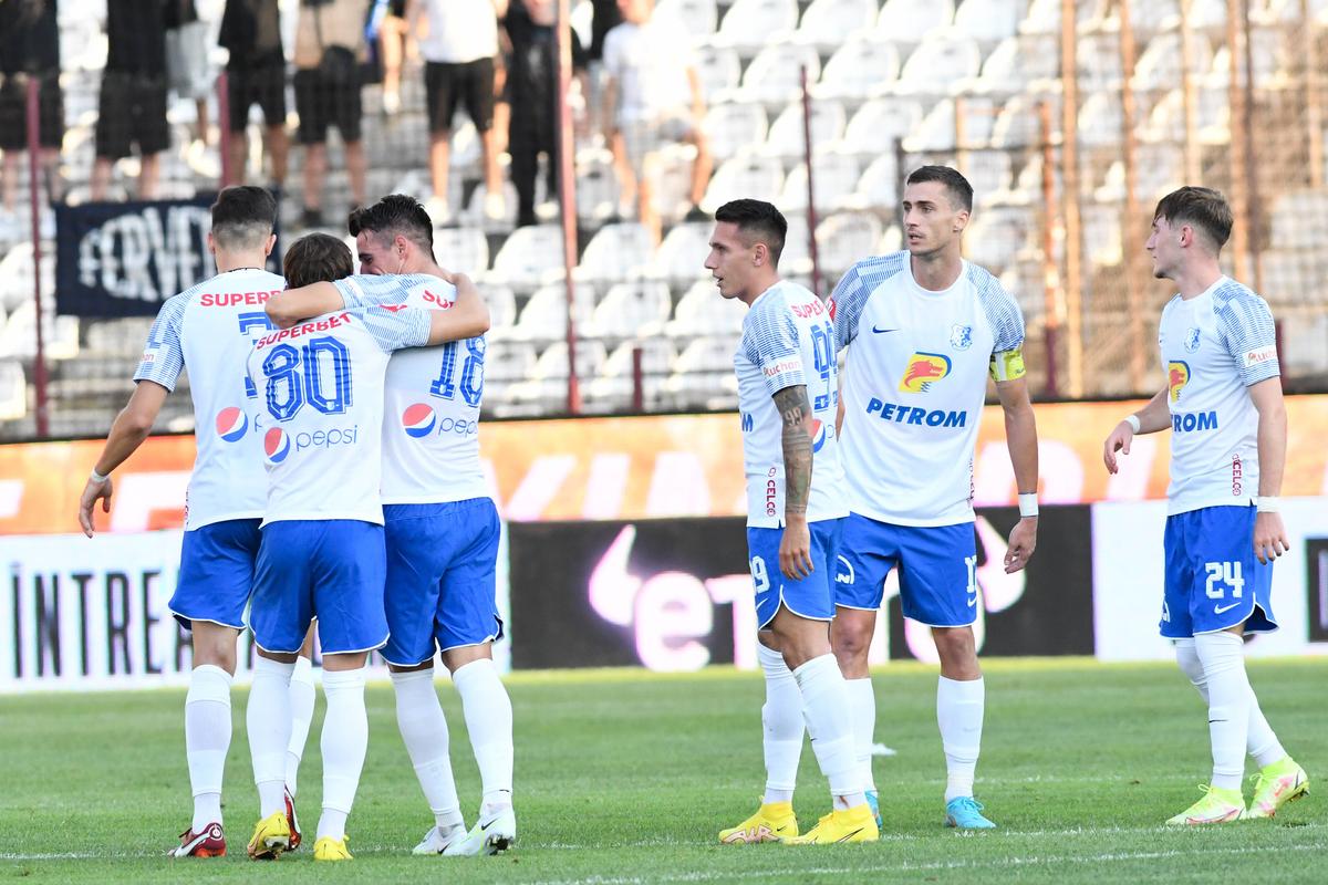 CFR Cluj - Farul 1-3. Hagi îl surclasează pe Dan Petrescu și urcă pe primul loc! Campioana, serie dezastruoasă în SuperLiga
