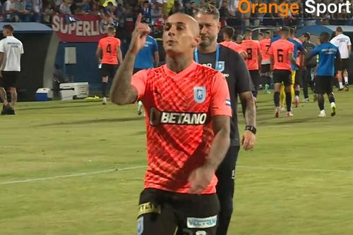 După Farul - Universitatea Craiova 2-0 în runda #7 a Superligii, Alexandru Mitriță (28 de ani), extrema stângă a oltenilor, a intrat într-un conflict verbal cu un suporter al alb-albaștrilor.