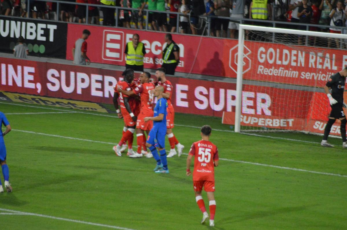 Darius Olaru a ieșit la atac după eșecul cu UTA: „Știm de ce a dat penalty! Știm cine era în camera VAR”