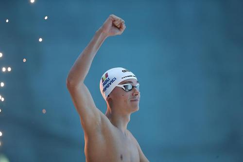 David Popovici la intrarea în bazin FOTO Sprint with the Stars