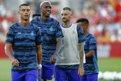 Anderson Talisca, între Cristiano Ronaldo și Marcelo Brozovic // Foto: Imago
