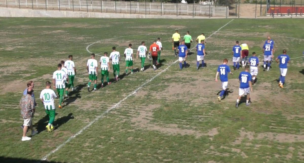 Gazon de tot râsul la inaugurarea bazei sportive din Gâldău
