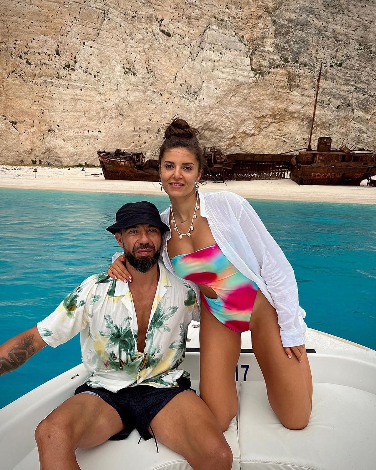 Marius Constantin, vedetă în videoclipul iubitei lui, „Perla Banatului”: „Te-ai ținut de fusta mea și mi-ai furat inima”