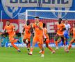 Suporterii oltenilor, coregrafie ȘOCANTĂ, înainte de Universitatea Craiova - Istanbul Bașakșehir: „F**k UEFA!”