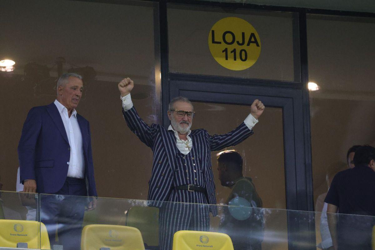 „Este o bestie. Arată senzațional!” » Ilie Dumitrescu, fascinat de fotbalistul Universității Craiova