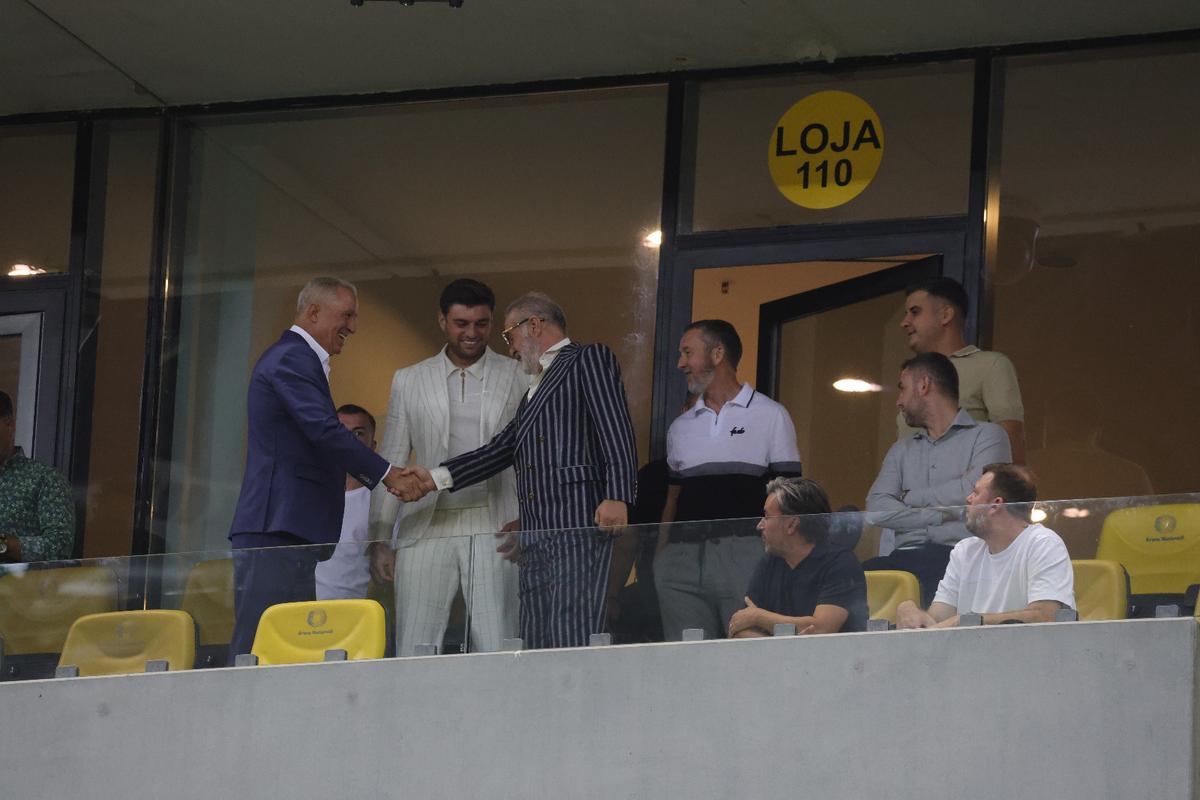 Cum a apărut Gigi Becali la FCSB - Aberdeen
