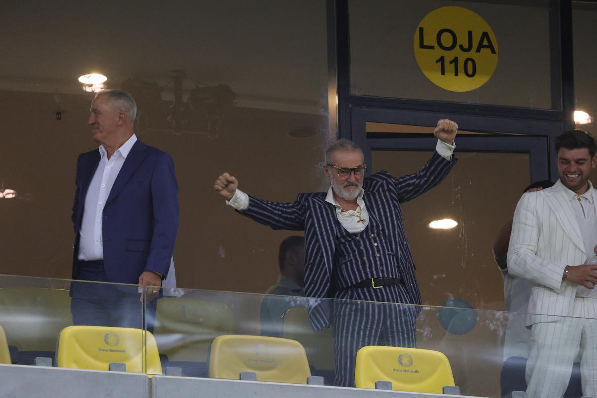 Ce a făcut Gigi Becali, la pauza partidei dintre FCSB și Aberdeen // foto: Ionuț Iordache