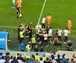 Fabulos! Crainicul din Bănie, trimis în tribune pentru un motiv nemaivăzut: „blat” cu Rădoi