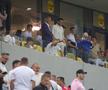 Ce a făcut Gigi Becali, la pauza partidei dintre FCSB și Aberdeen // foto: Ionuț Iordache