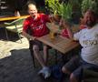 Fanii scoțieni petrec în Centrul Vechi înainte de Aberdeen - FCSB