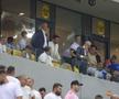 Ce a făcut Gigi Becali, la pauza partidei dintre FCSB și Aberdeen // foto: Ionuț Iordache