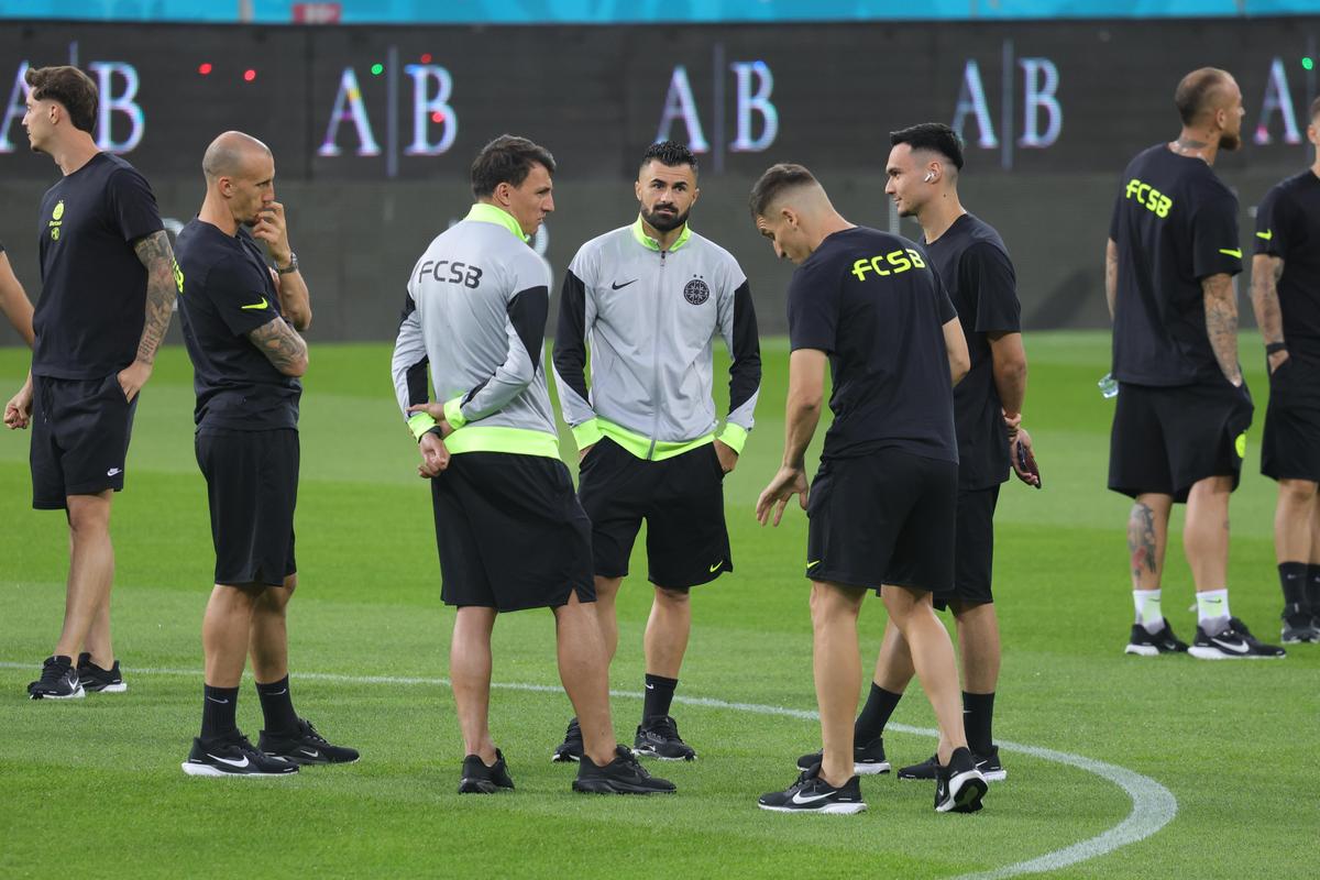 FCSB - Aberdeen, imagini de la încălzire. FOTO: Ionuț Iordache