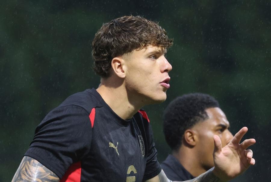 Andrei Coubiș își caută echipă pentru care să evolueze, chiar dacă mai are doi ani de contract cu AC Milan Dinamo nu renunță la pista Andrei Coubiș » Cum vor să-l convingă să semneze