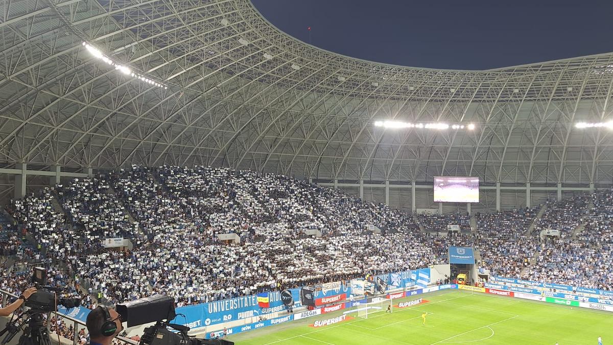 Suporterii oltenilor, coregrafie ȘOCANTĂ, înainte de Universitatea Craiova - Istanbul Bașakșehir: „F**k UEFA!”