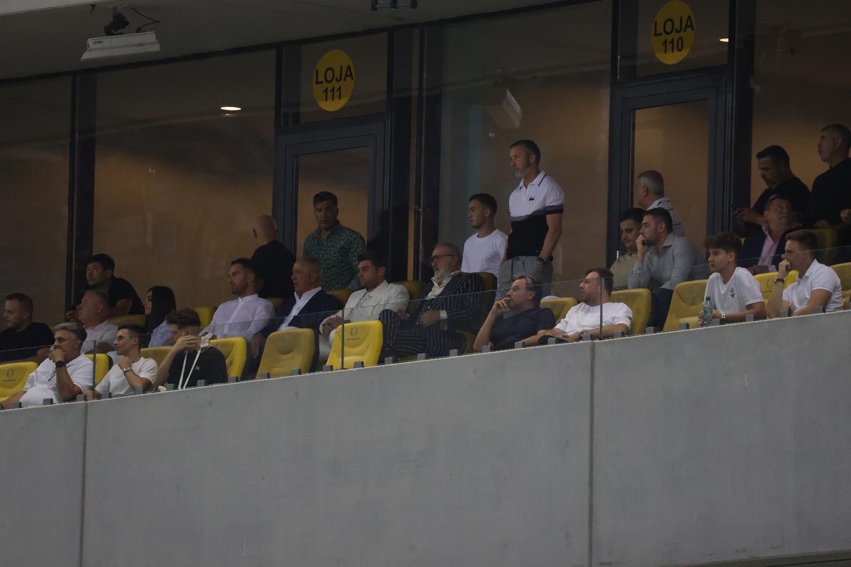 Cum a apărut Gigi Becali la FCSB - Aberdeen