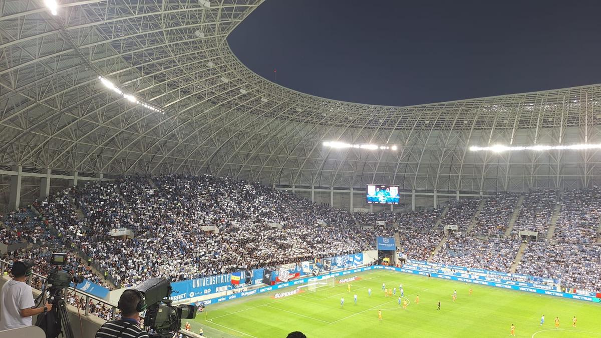 „F**k UEFA!” » Scenografie ȘOCANTĂ în Peluza Nord, la Craiova - Istanbul Bașakșehir. De unde furia oltenilor