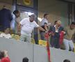 Ce a făcut Gigi Becali, la pauza partidei dintre FCSB și Aberdeen // foto: Ionuț Iordache