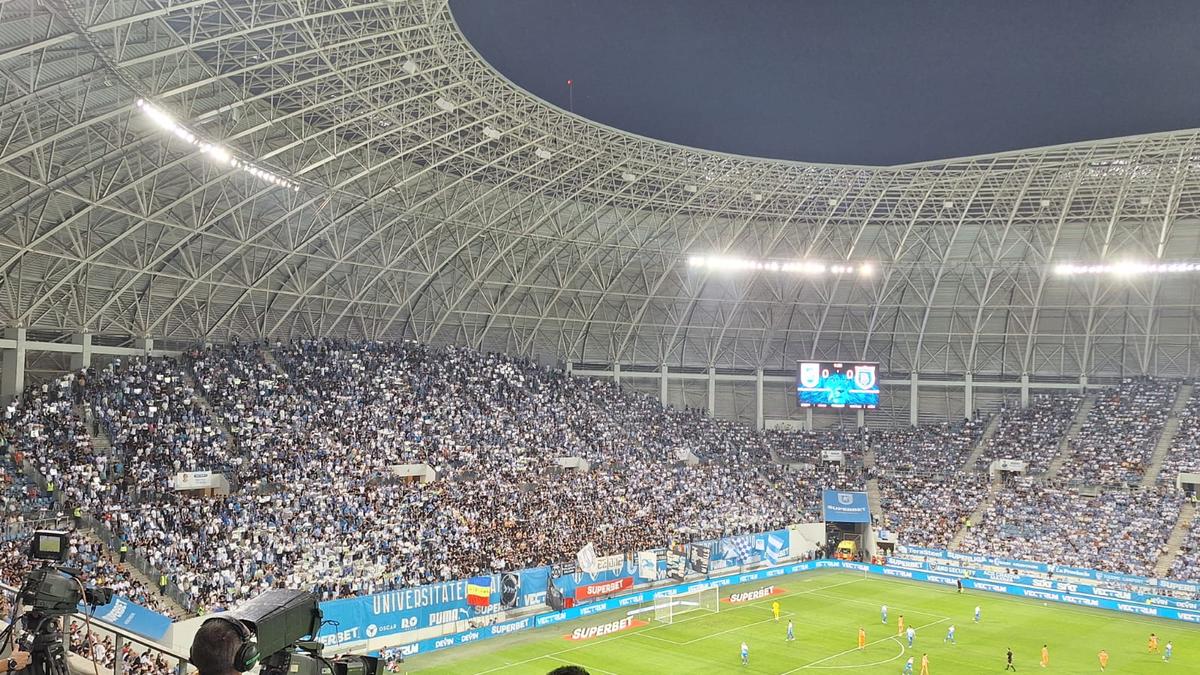 Suporterii oltenilor, coregrafie ȘOCANTĂ, înainte de Universitatea Craiova - Istanbul Bașakșehir: „F**k UEFA!”