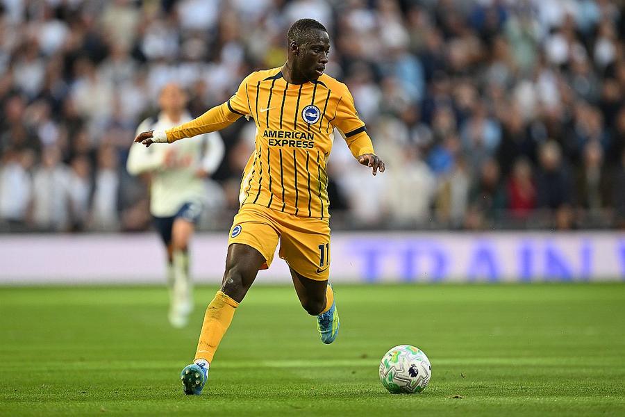 După Vuskovic, Yankuba Minteh este cel mai valoros fotbalist al lui Brighton. Liverpool l-a vrut și a oferit 70 de milioane de euro, dar „pescărușii” au refuzat! / foto: Guliver/gettyimages Adversarii Craiovei, unul câte unul: deplasare de 4.185 kilometri, FCSB și CFR n-au putut să o bată + Antifotbalul vine în Bănie!