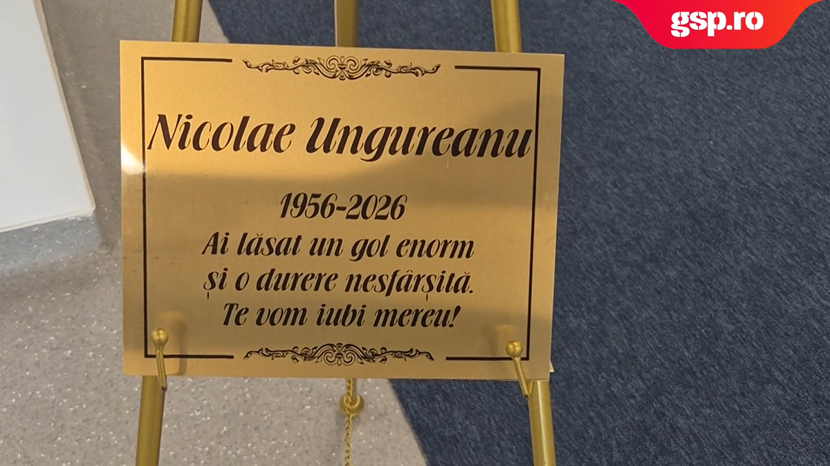 Sicriul cu trupul neînsuflețit al lui Nae Ungureanu, depus la stadionul „Ion Oblemenco”. Mesajul sfâșietor care îi întâmpină pe fani